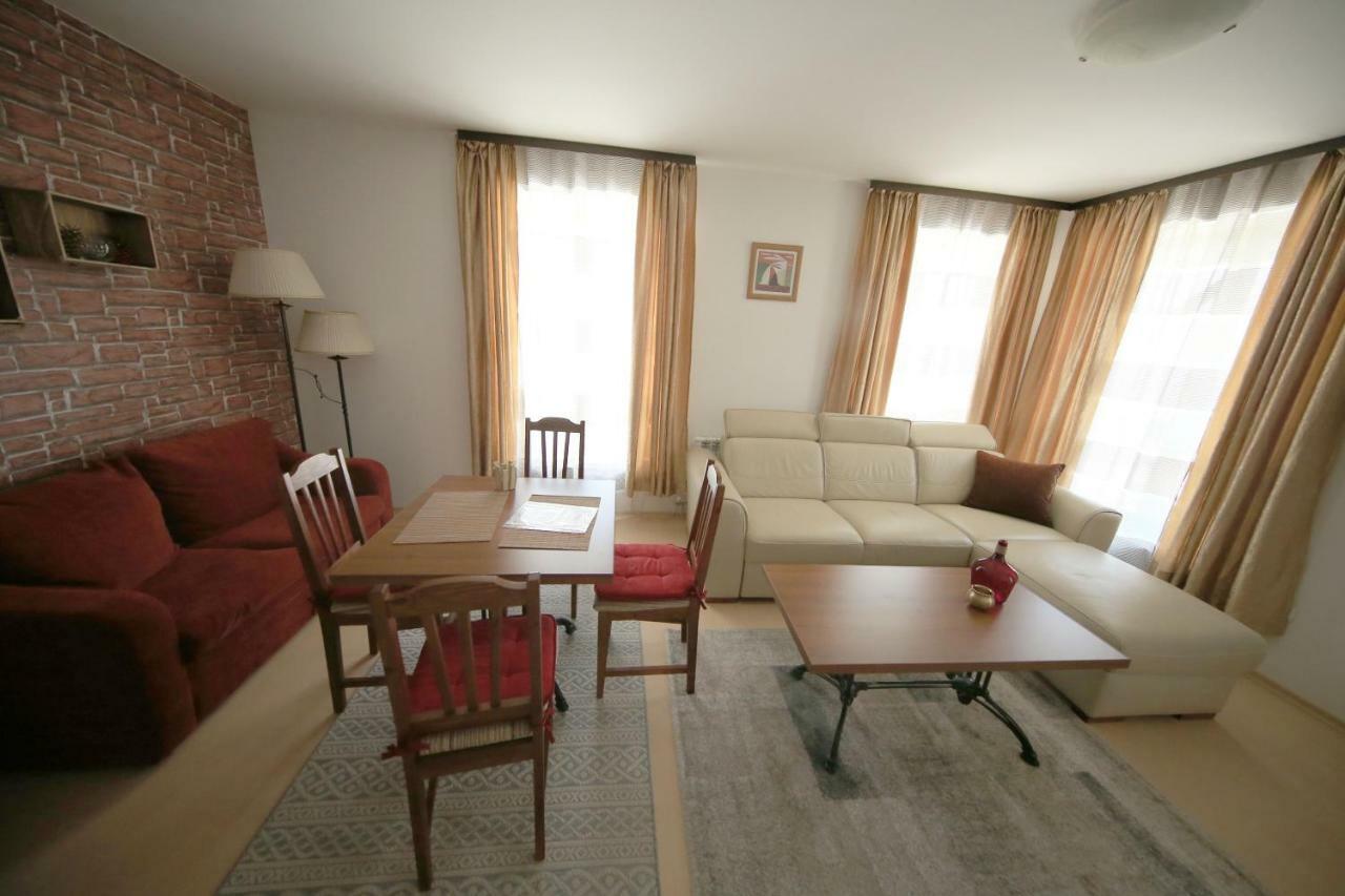 Great Location Near Lift Apartment Bansko Bagian luar foto